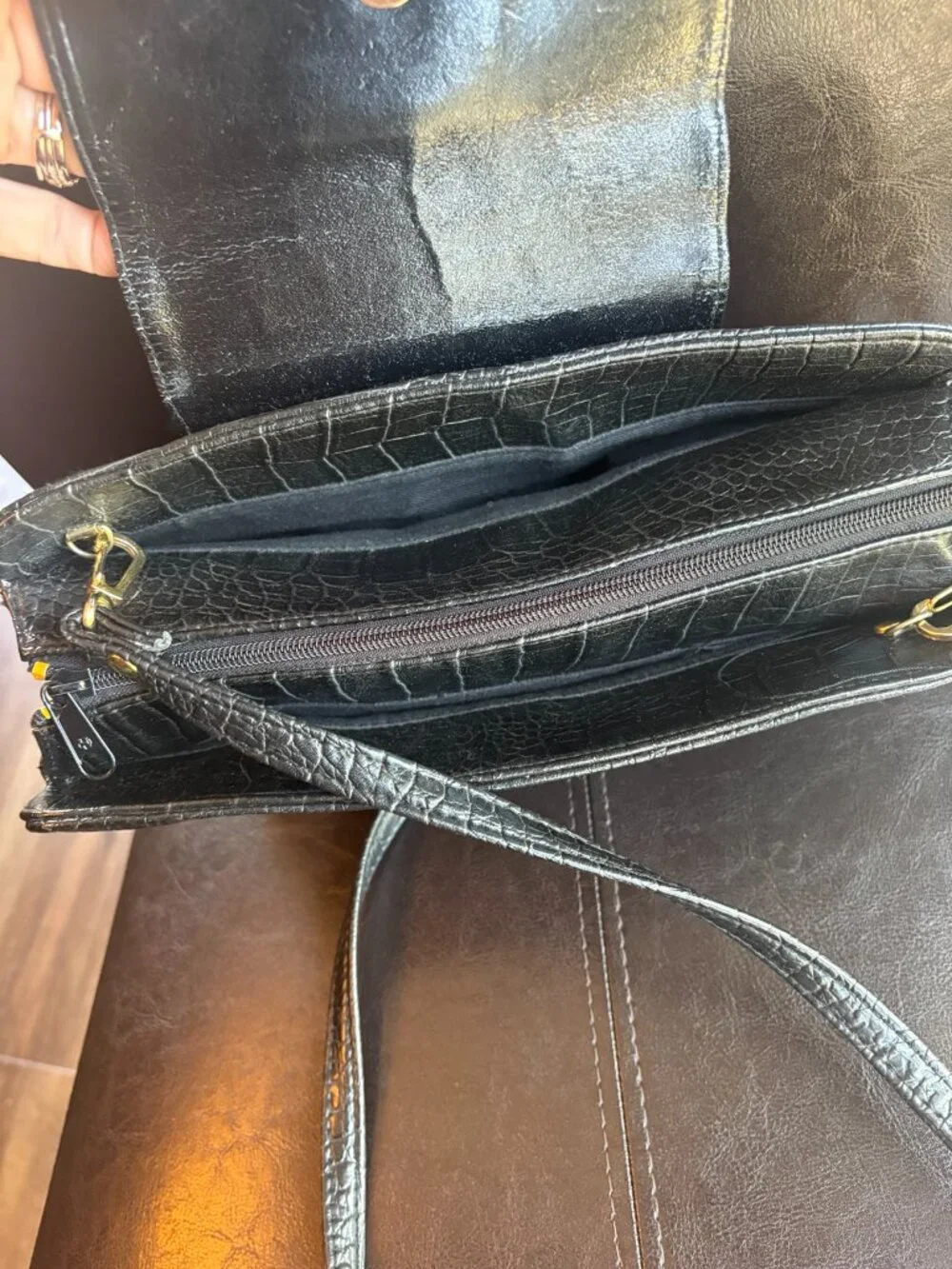 Vintage Star Brand Black Croc Embossed Handbag Gold Crocodile Clasp